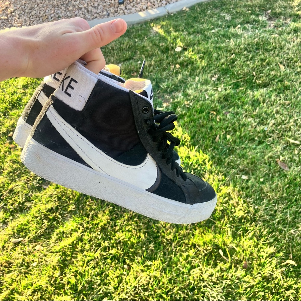 Nike Black and White High-Top Blazers size 10